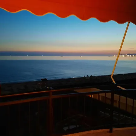 Solei Sea View 格勒姆